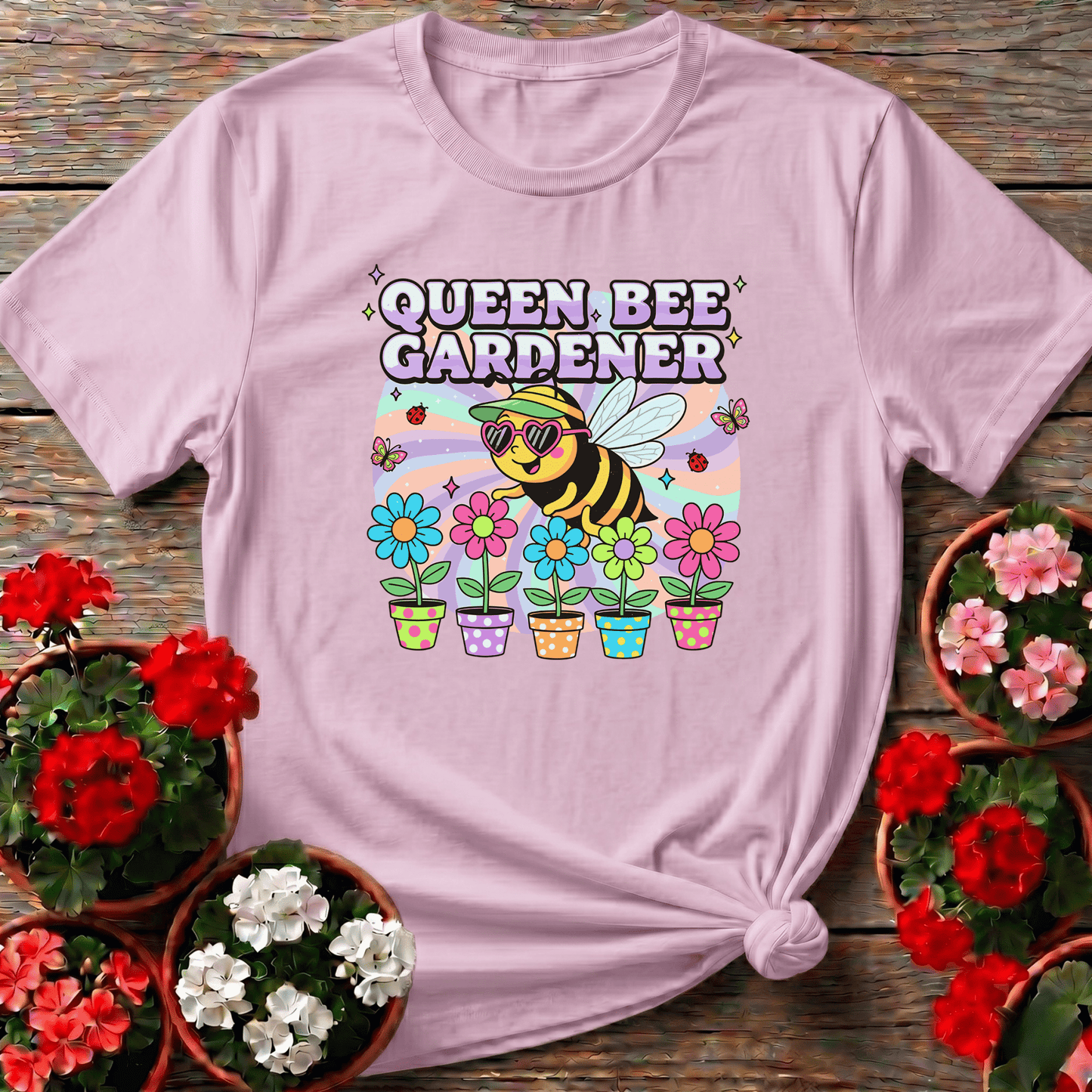 Queen Bee Gardener Cute Bee Floral Gardening T-Shirt - GardeningTshirts