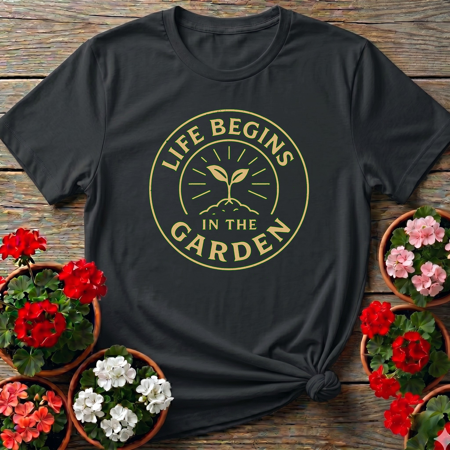 Life Begins In The Garden Vintage Badge T-shirt