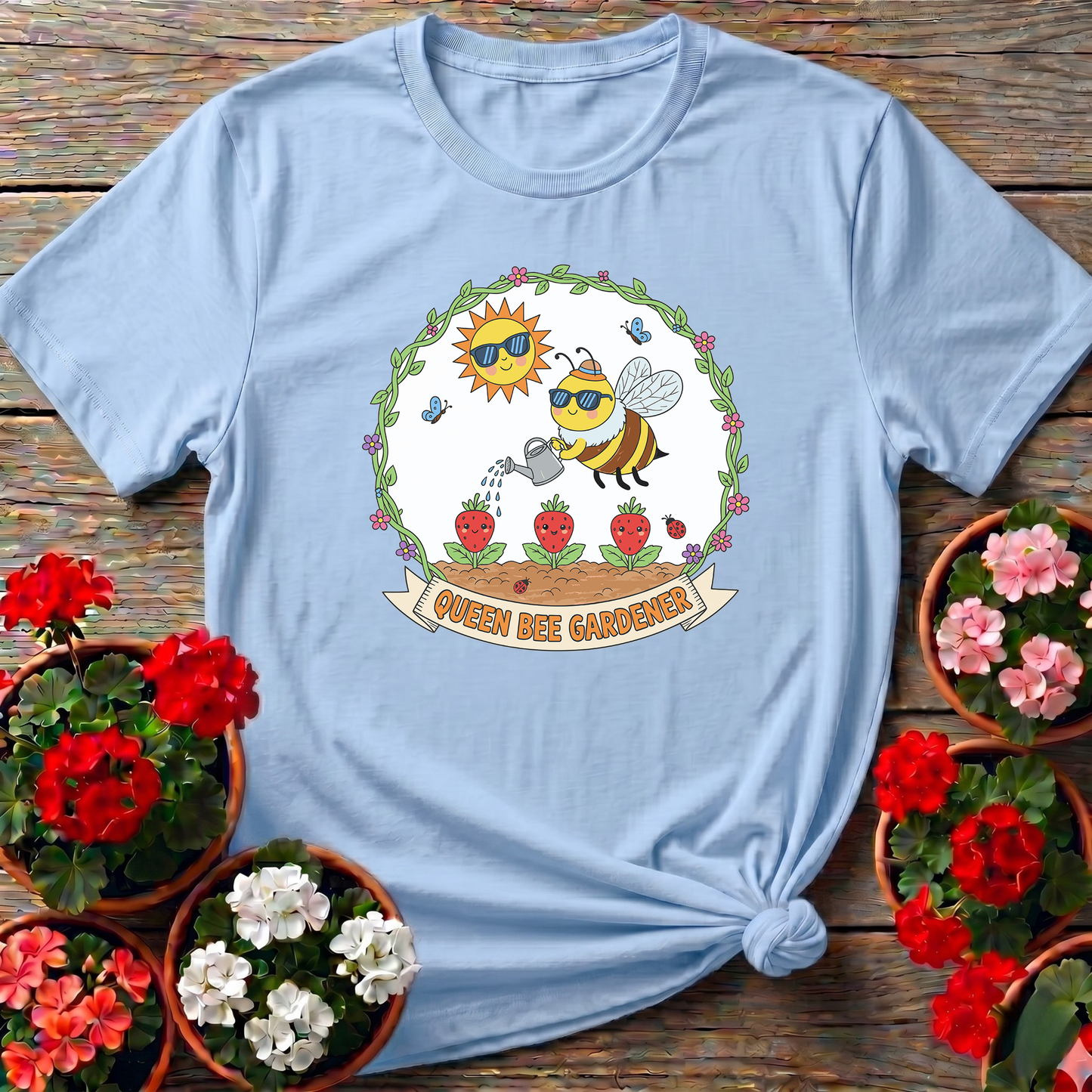 Queen Bee Gardener Cute Kawaii Bee Gardening T-Shirt