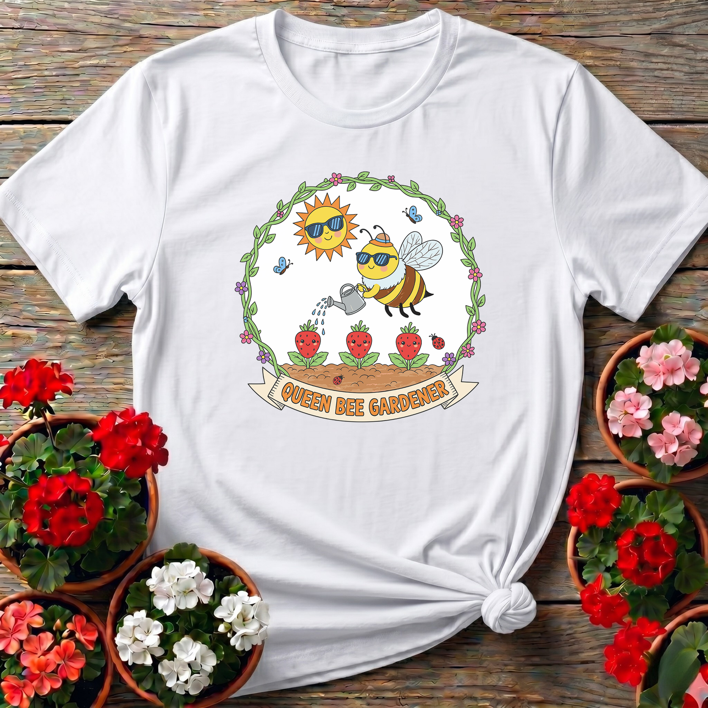 Queen Bee Gardener Cute Kawaii Bee Gardening T-Shirt