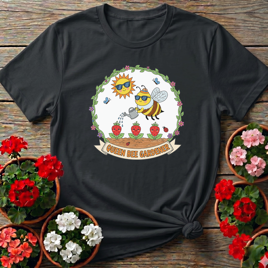 Queen Bee Gardener Cute Kawaii Bee Gardening T-Shirt