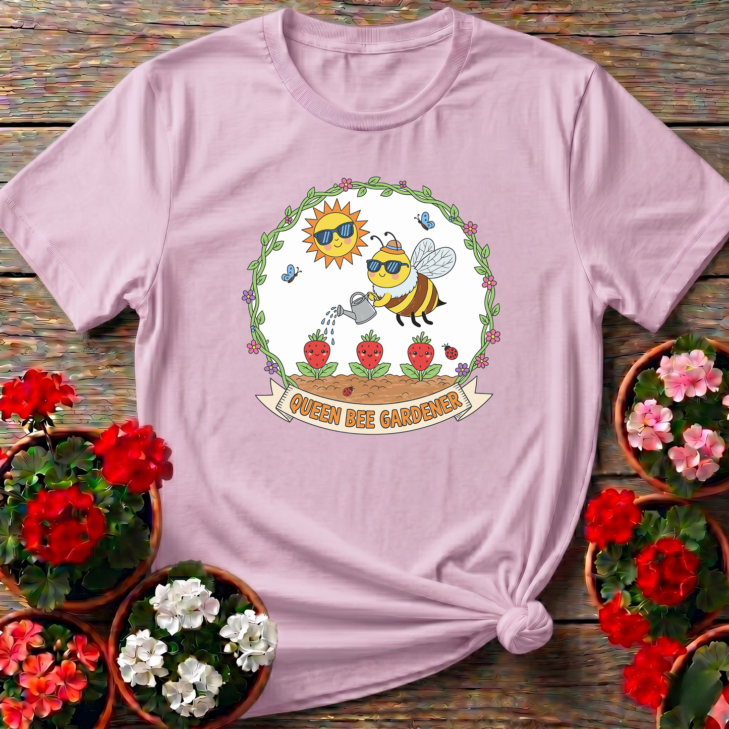 Queen Bee Gardener Cute Kawaii Bee Gardening T-Shirt