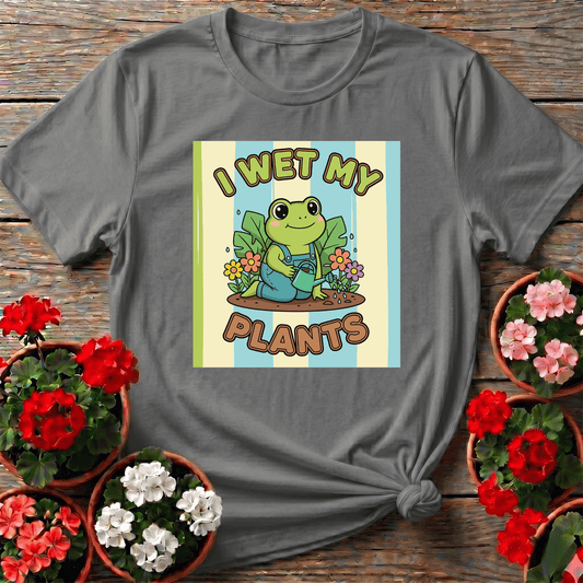 Cute Frog I Wet My Plants Funny Gardening T-Shirt - GardeningTshirts