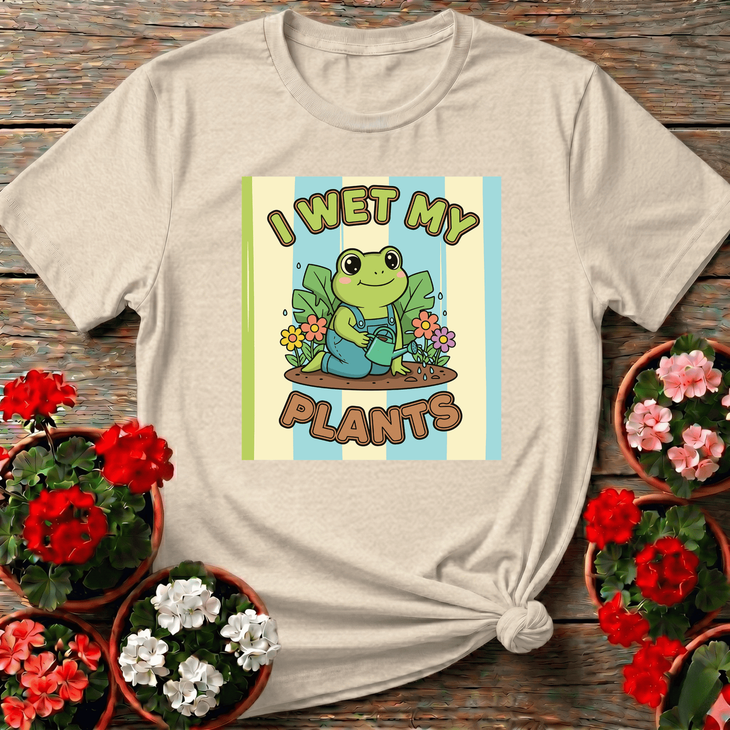 Cute Frog I Wet My Plants Funny Gardening T-Shirt - GardeningTshirts