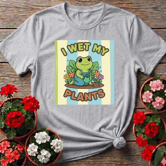 Cute Frog I Wet My Plants Funny Gardening T-Shirt - GardeningTshirts