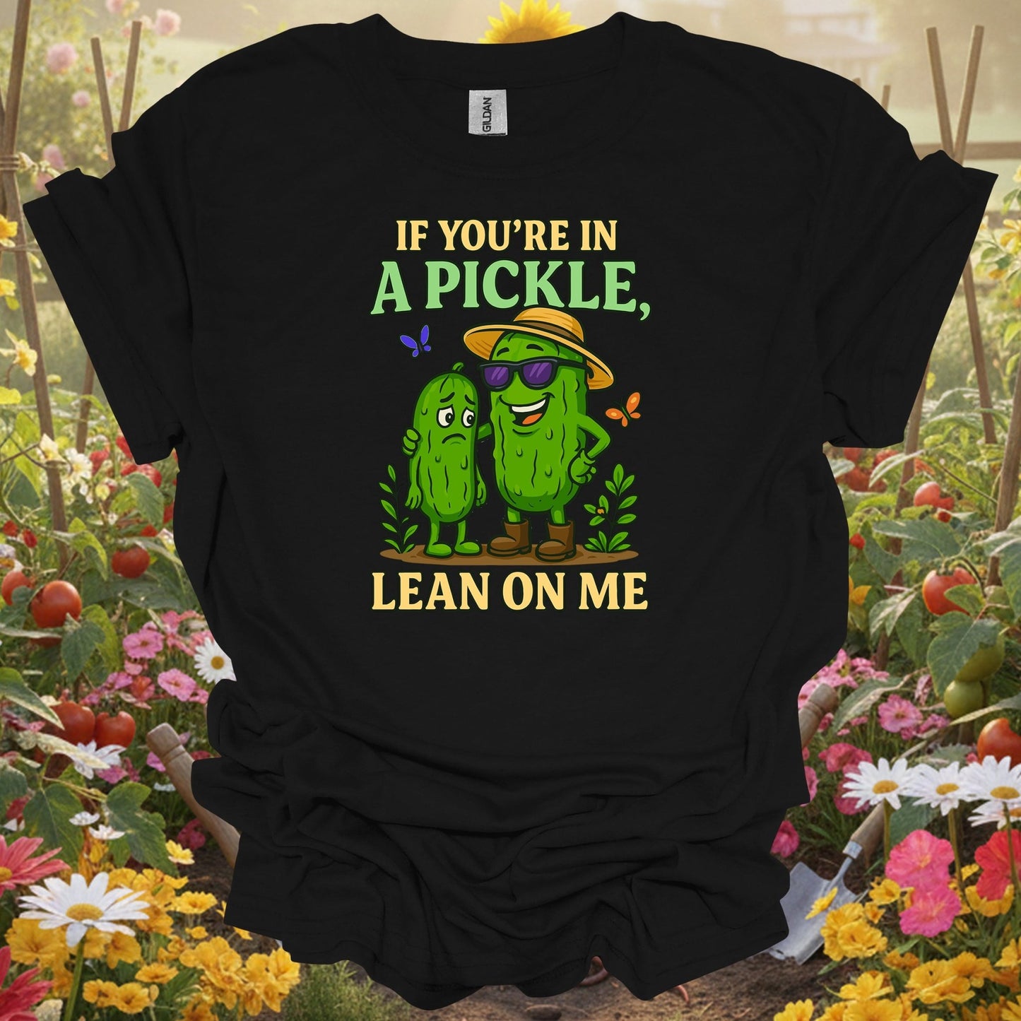 Black shirt showing if youre in a pickle lean on me funny for outdoor enthusiasts