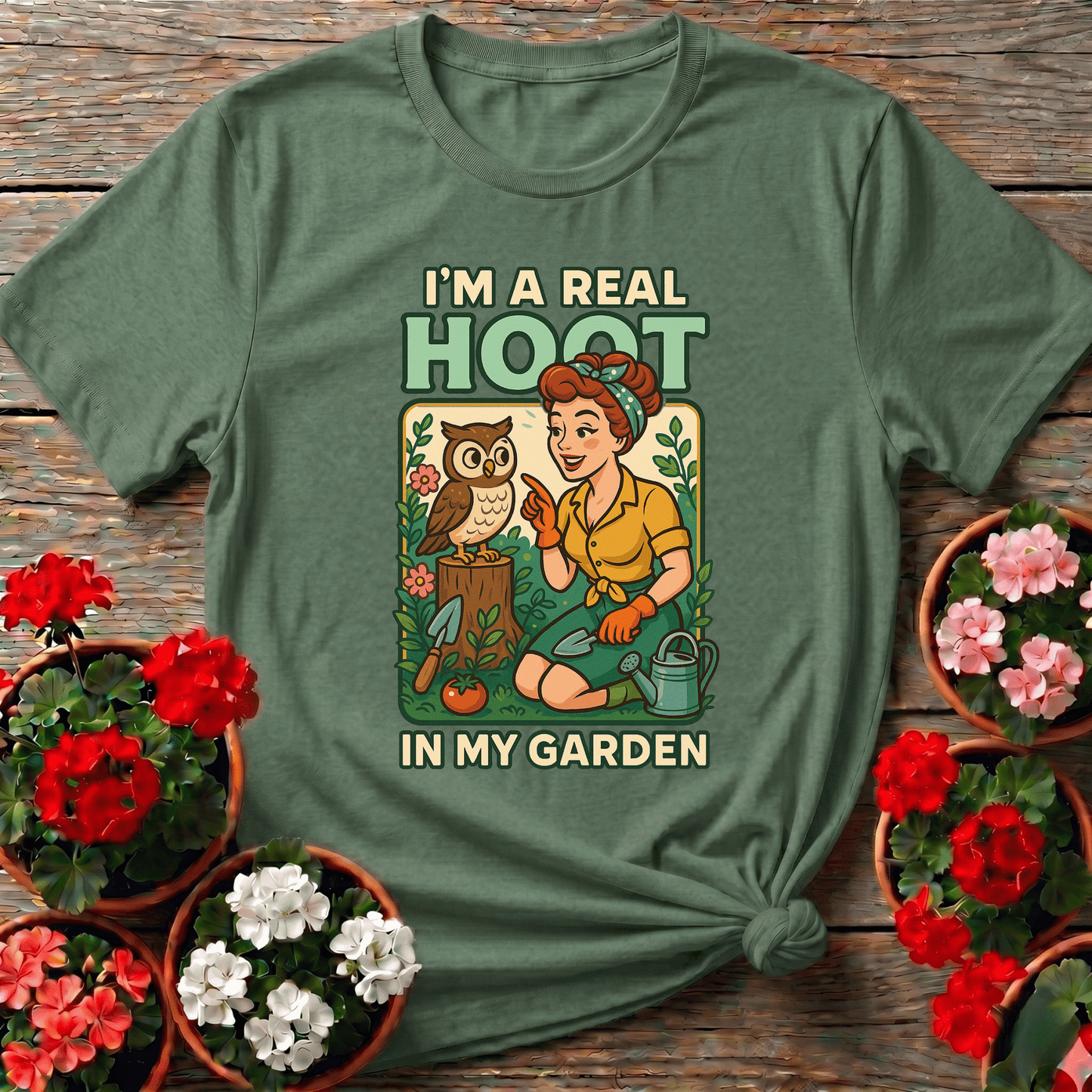 Im A Real Hoot In My Garden Funny Owl T-shirt - GardeningTshirts