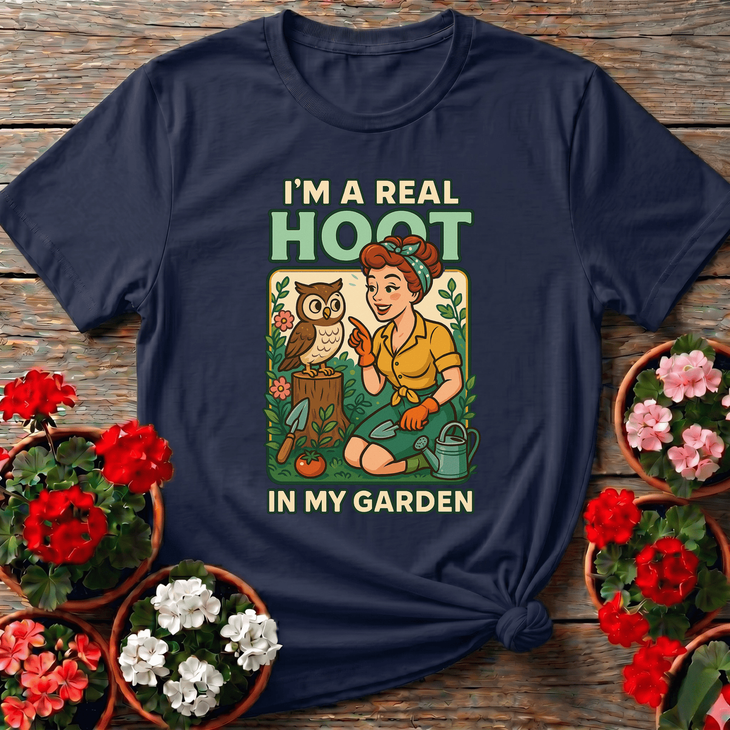 Im A Real Hoot In My Garden Funny Owl T-shirt - GardeningTshirts