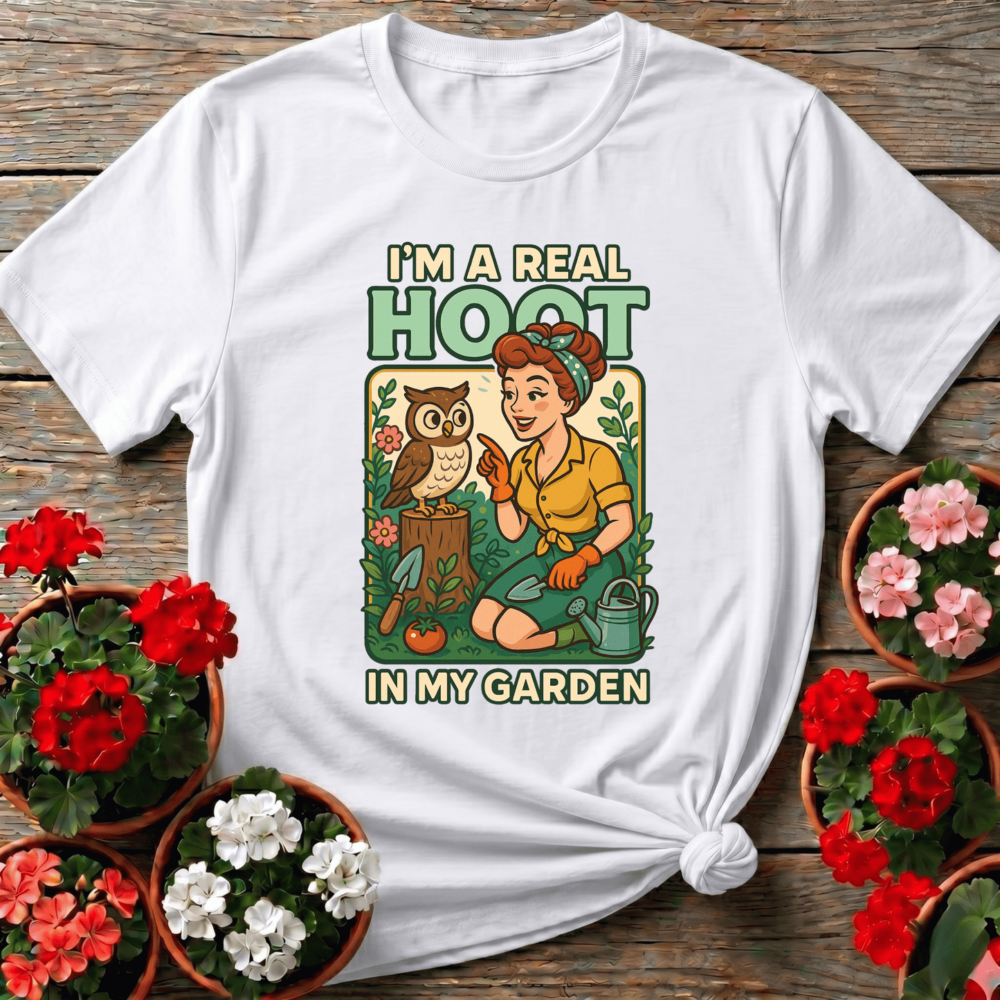 Im A Real Hoot In My Garden Funny Owl T-shirt - GardeningTshirts