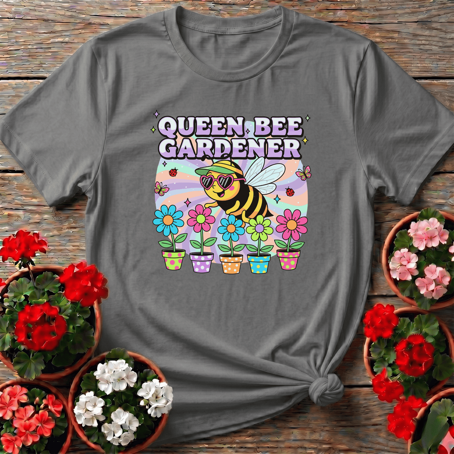 Queen Bee Gardener Cute Bee Floral Gardening T-Shirt - GardeningTshirts