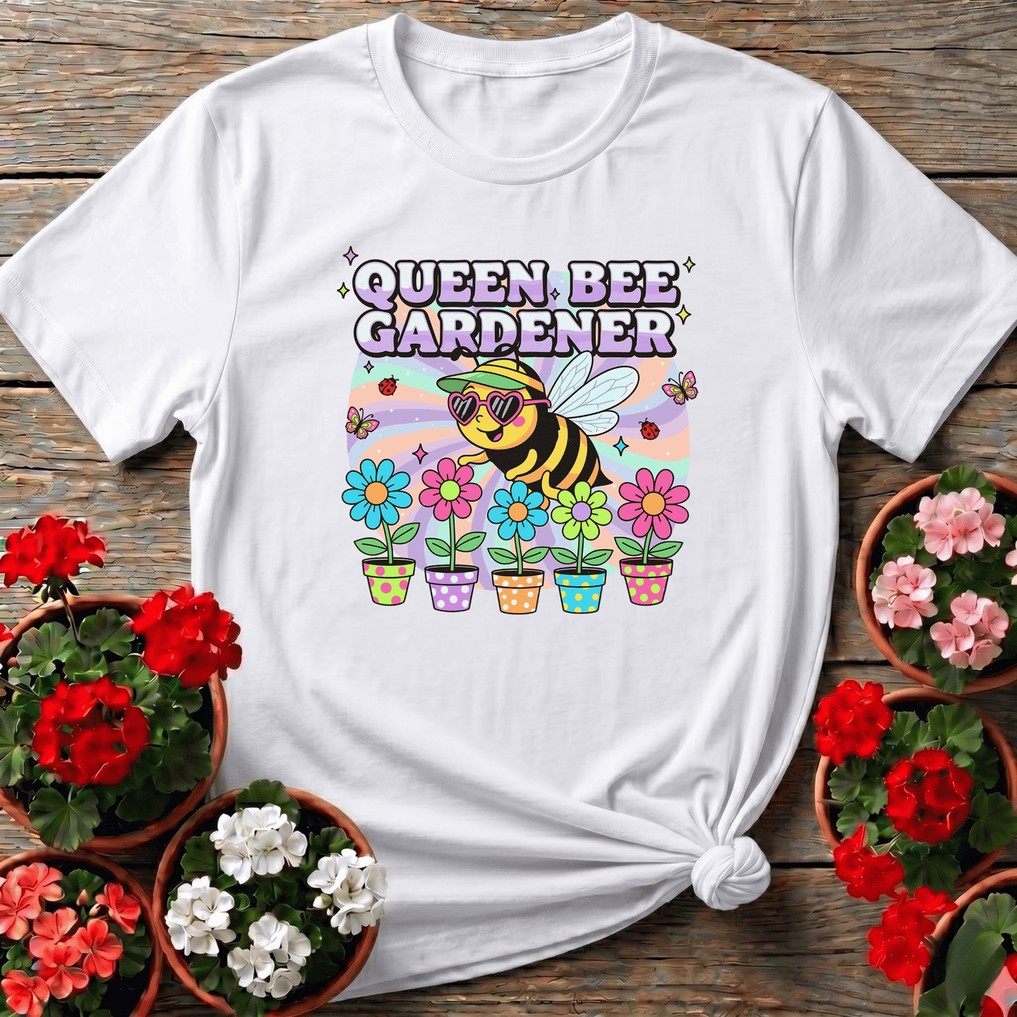 Queen Bee Gardener Cute Bee Floral Gardening T-Shirt - GardeningTshirts