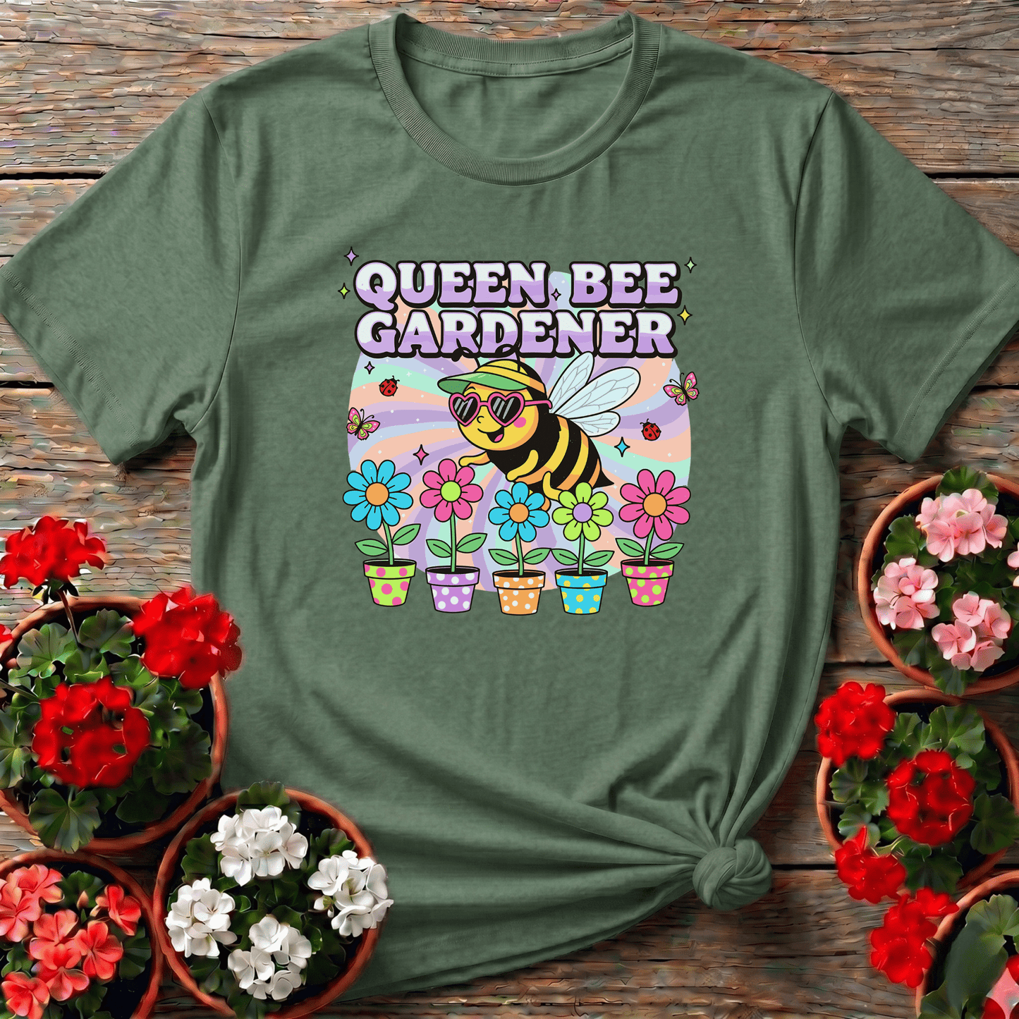 Queen Bee Gardener Cute Bee Floral Gardening T-Shirt - GardeningTshirts